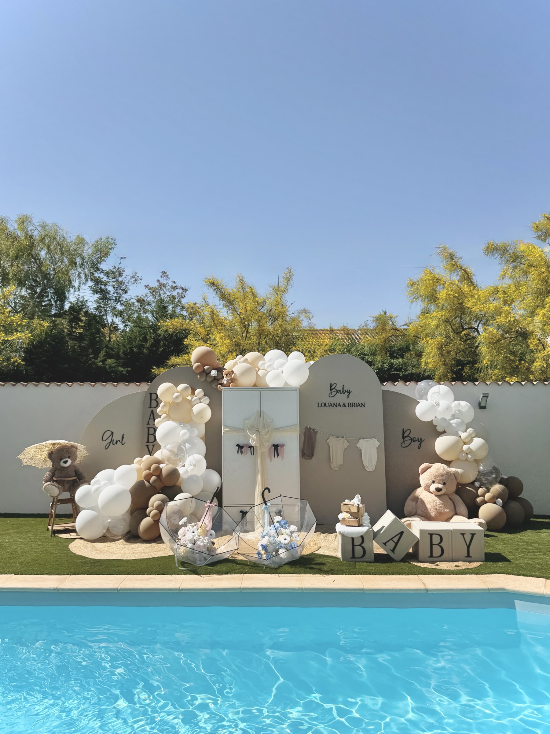 Gender reveal élégant en Provence — détails floraux et décoration sur mesure, Décore tes rêves